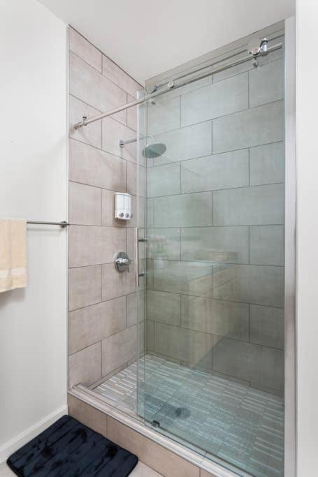 Upscale 3Br Penthouse By Cozysuites Indianapolis Exterior photo